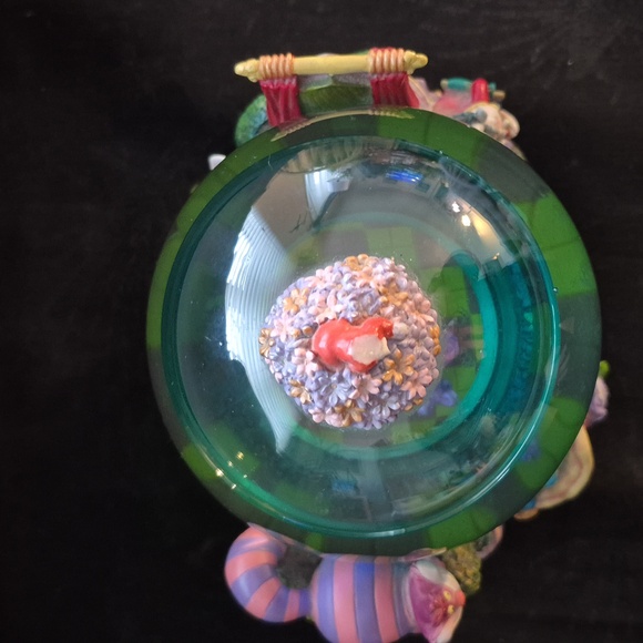 Alice In Wonderland Drink Me Water Globe Music Box Disney Retired Rare - Picture 8 of 9